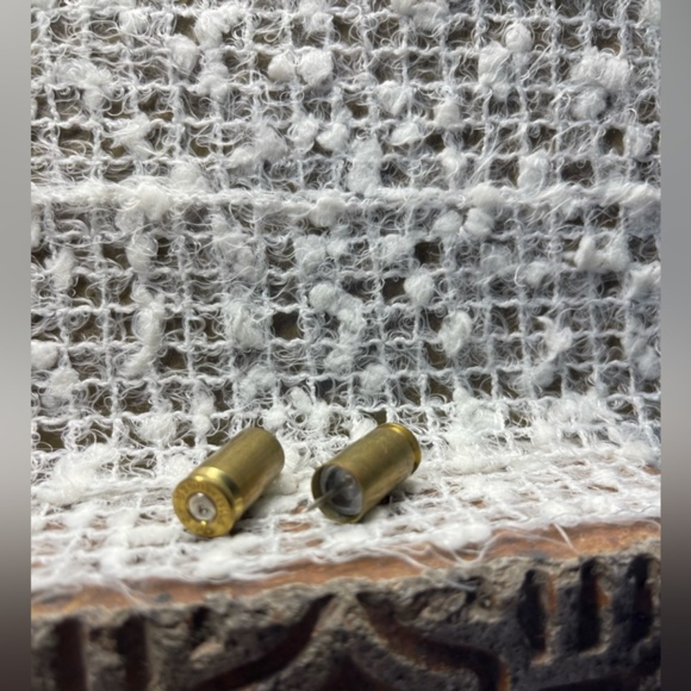 Bullet Bulletin Board Tacs - Picture 4 of 8